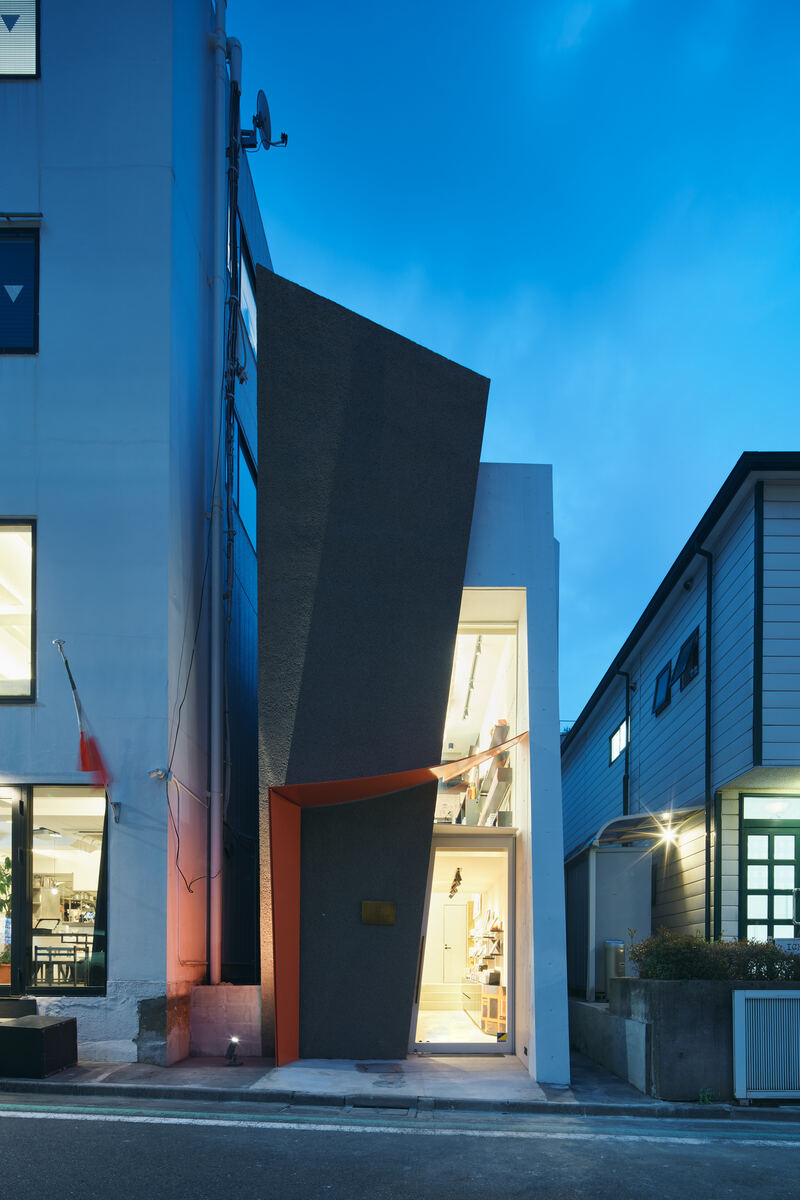 sculpted volumes for plotter tokyo flagship shop by angel estevez met 10