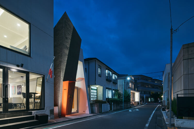 sculpted volumes for plotter tokyo flagship shop by angel estevez met 11