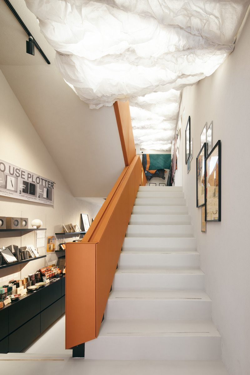 sculpted volumes for plotter tokyo flagship shop by angel estevez met 7