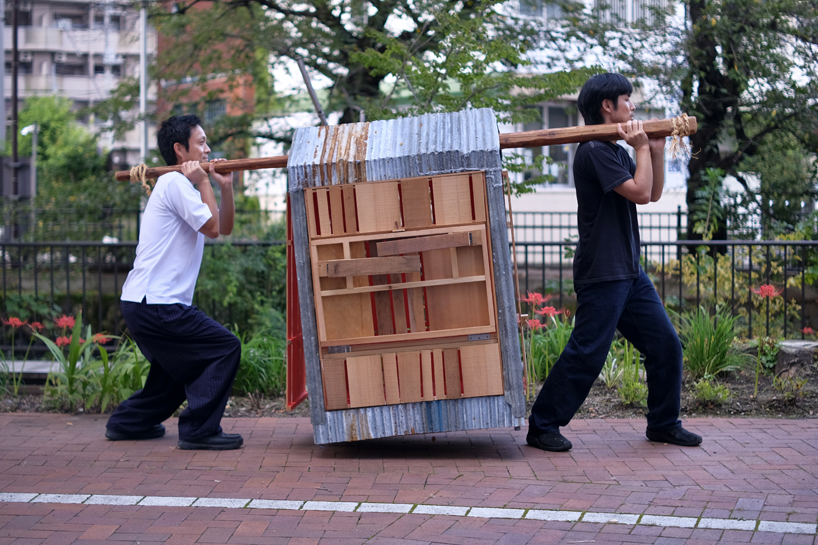 ehho%c2%b2 portable barn carrying architecture and memory into public interaction 4