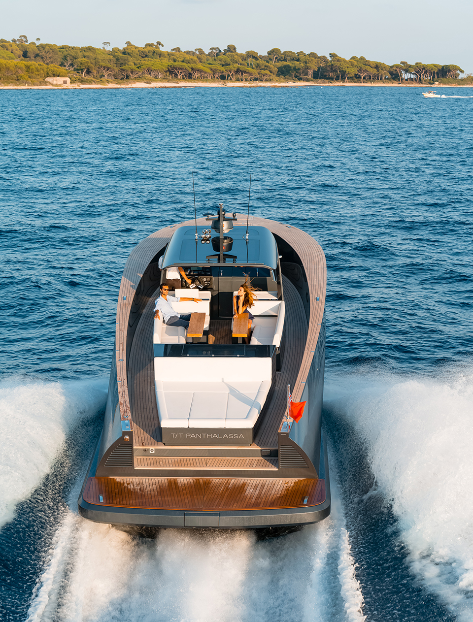 alen-yacht-alen-55-designboom-gallery03