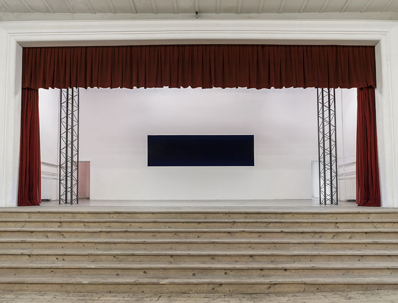 anish kapoor\'s black whirlpool endlessly spins at galleria continua