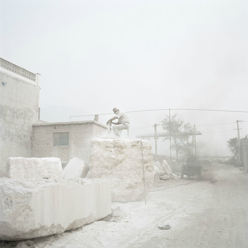 chiara goia captures china\'s artists of reproduction sculptures