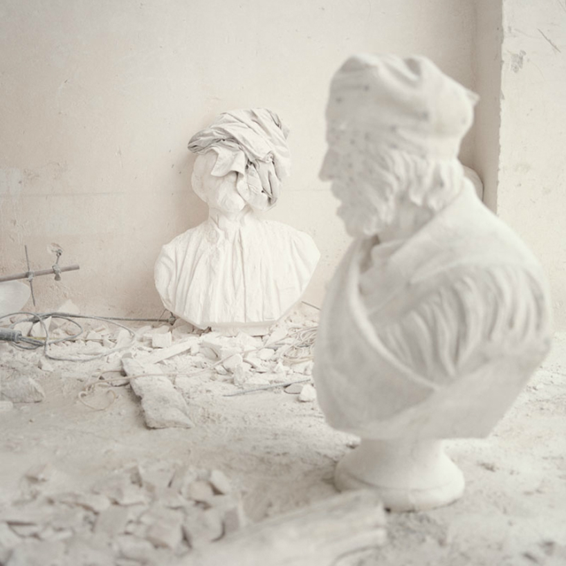 chiara goia captures china\'s artists of reproduction sculptures