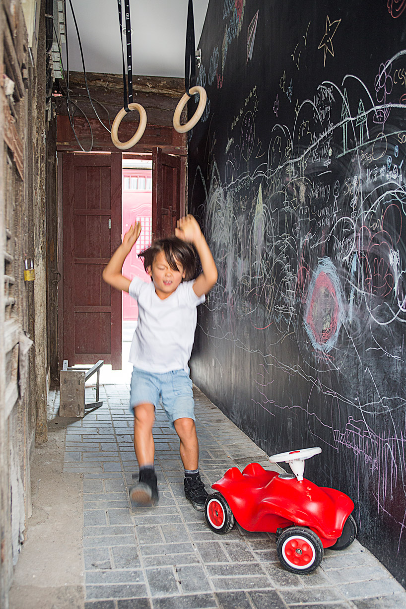 christian-taeubert-beijing-hutong-designboom-10