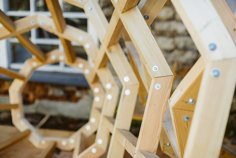 estonian-students-forest-megaphones-library-rooms-voru-county-designboom-51