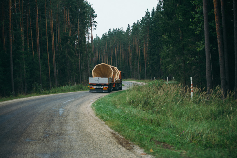 estonian-students-forest-megaphones-library-rooms-voru-county-designboom-57