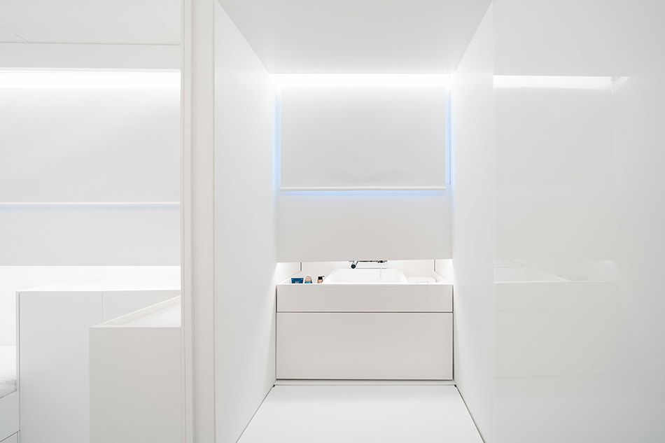 fran silvestre topaz of braye sailboat designboom