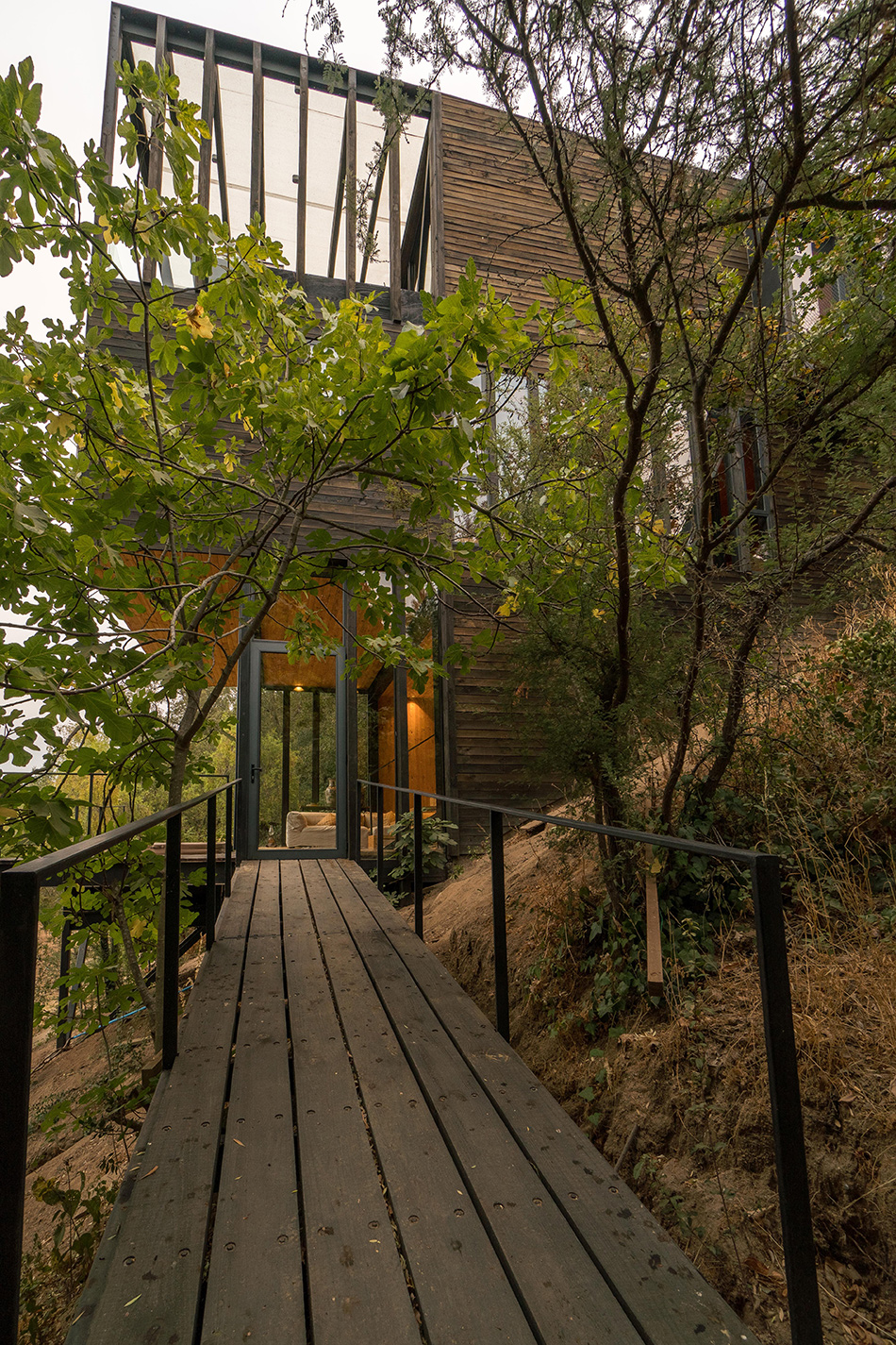 hsu-rudolphy slope house rapel lake chile designboom