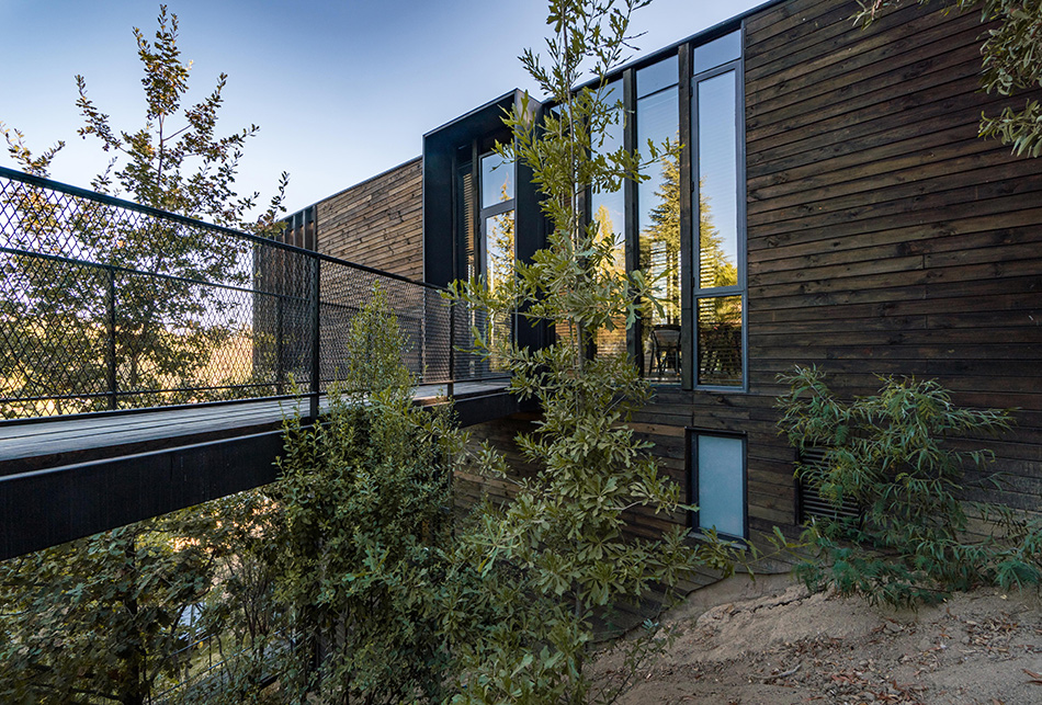 hsu-rudolphy slope house rapel lake chile designboom