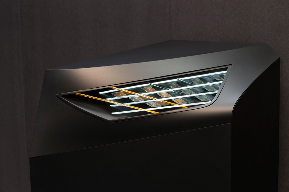 AUDI-hunting-the-light-designboomg03