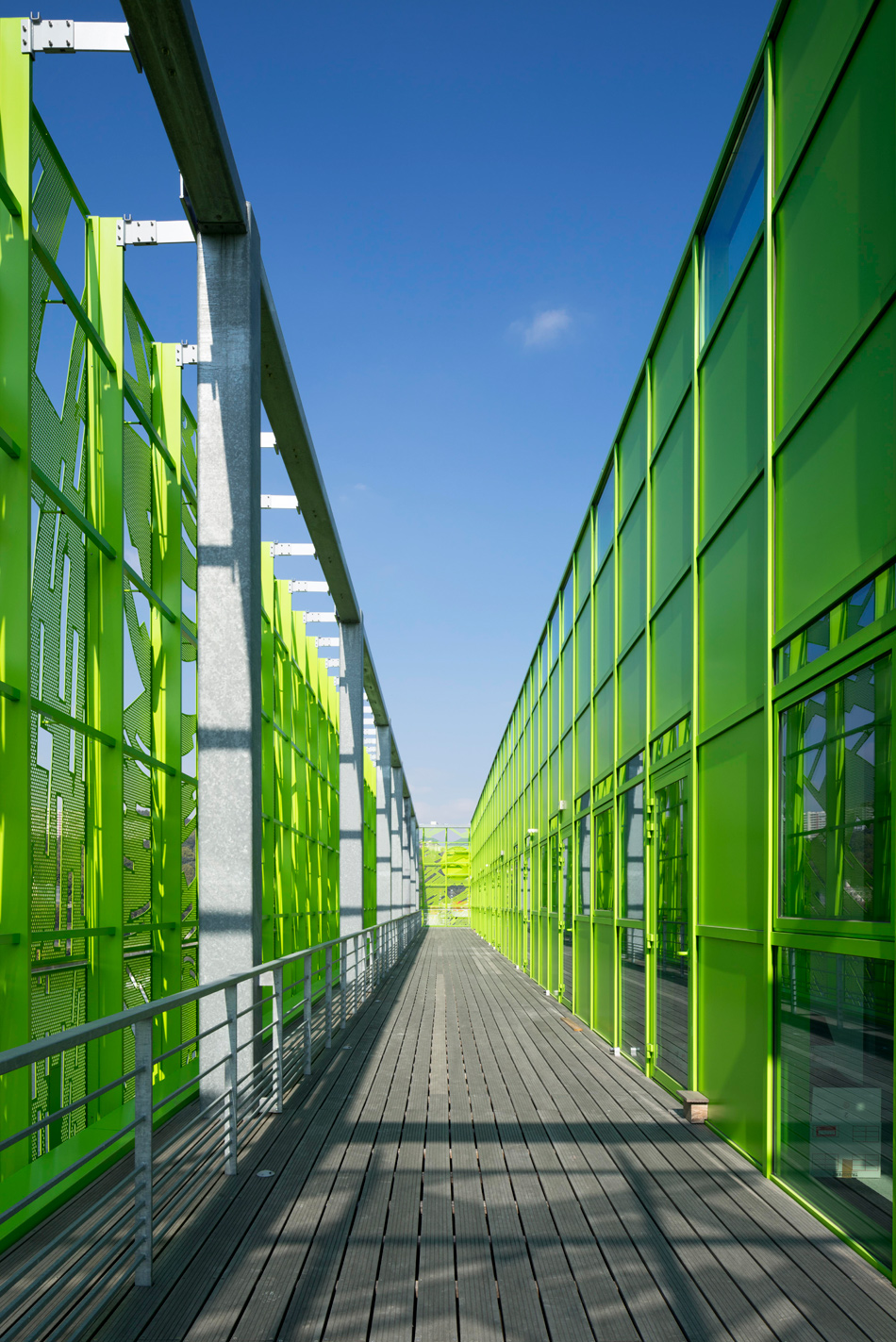 jakob macfarlane green cube euronews headquarters lyon confluence designboom
