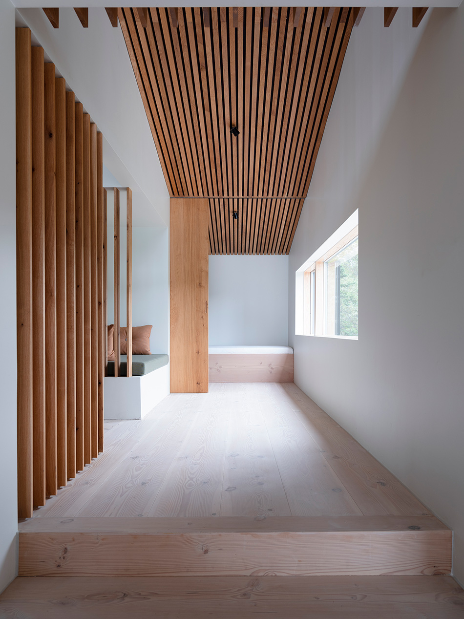 KRADS holiday home lake iceland designboom