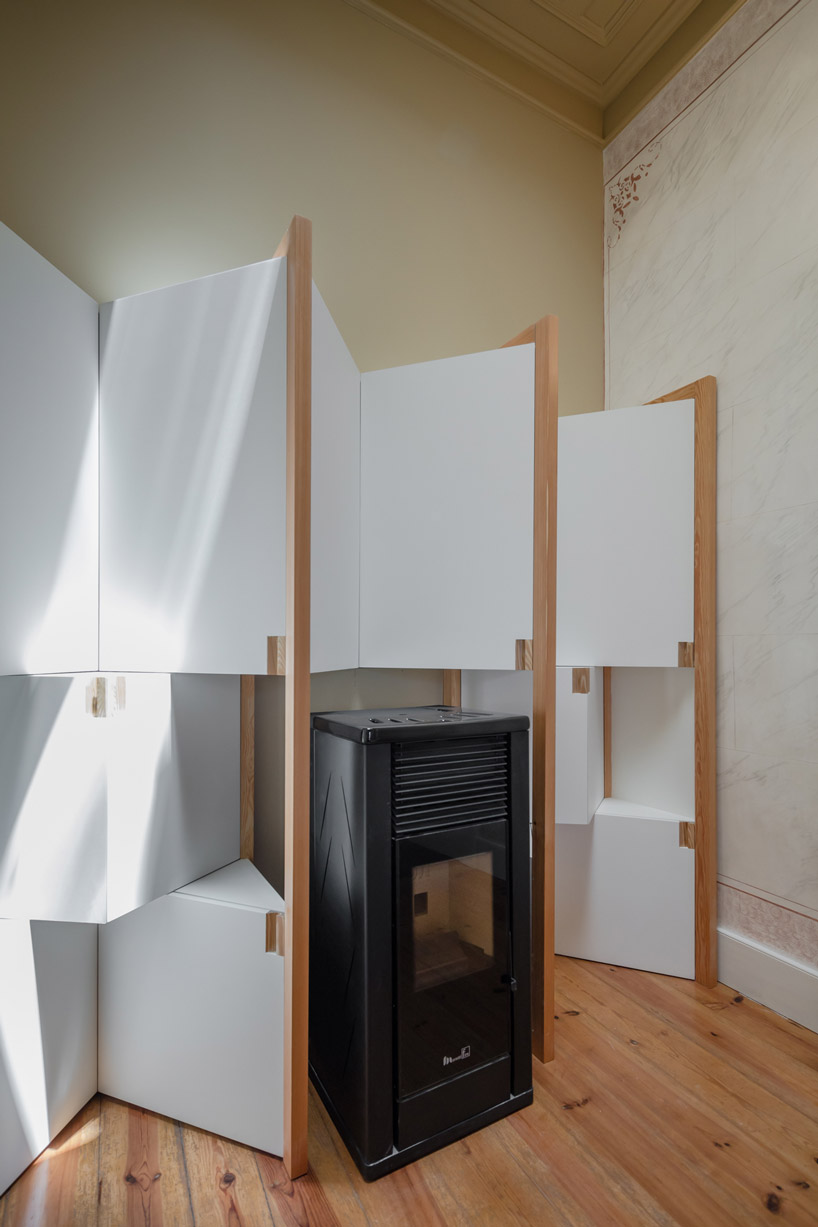 nelson-resende-house-renovation-ovar-designboom-14
