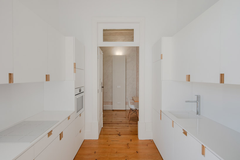 nelson-resende-house-renovation-ovar-designboom-15