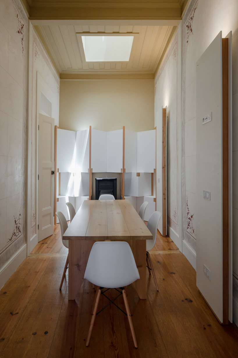nelson-resende-house-renovation-ovar-designboom-18
