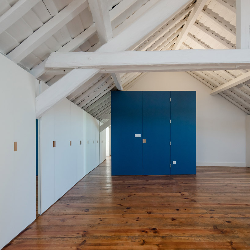 nelson-resende-house-renovation-ovar-designboom-9