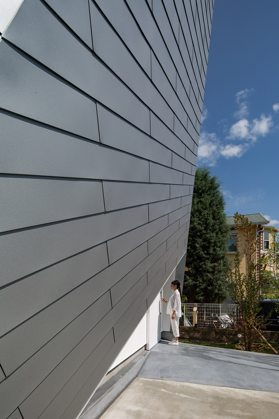 okuwada architects office house in nigawa japan designboom