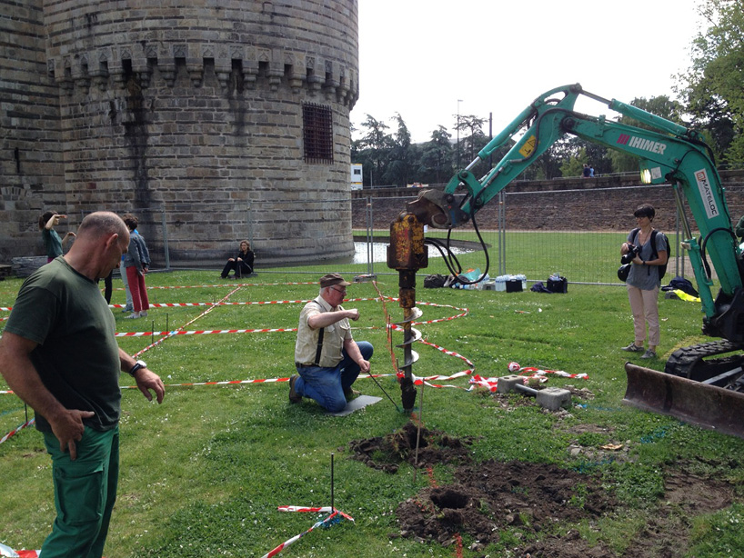 patrick dougherty weaves fit for a queen in nantes