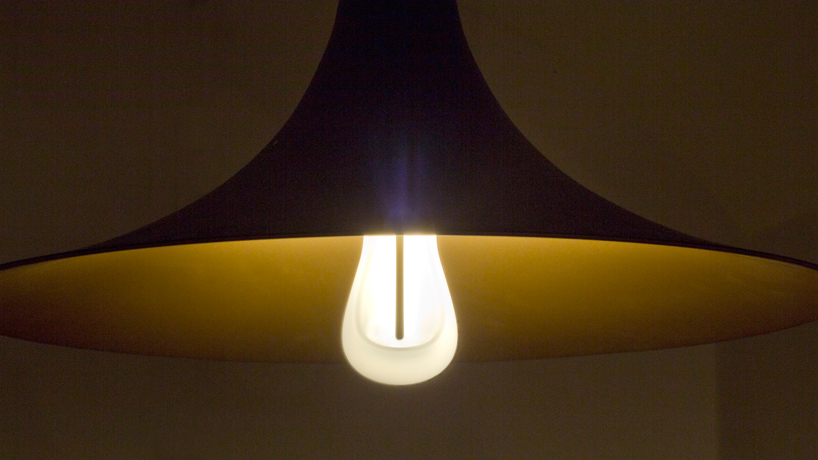 plumen 002 light bulb by hulger