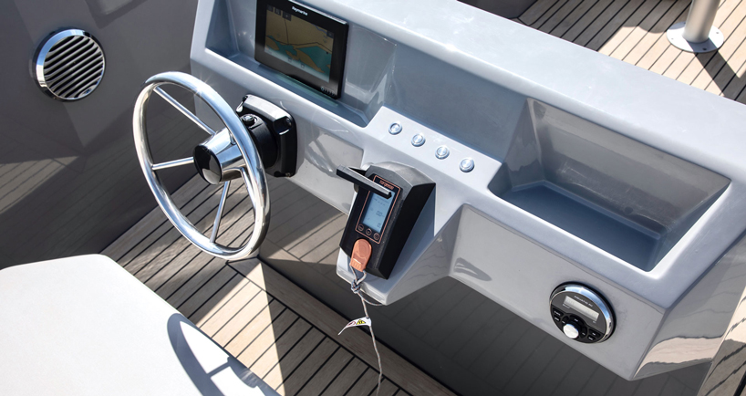 rand-boats-mana-23-electric-motorboat-designboom-20