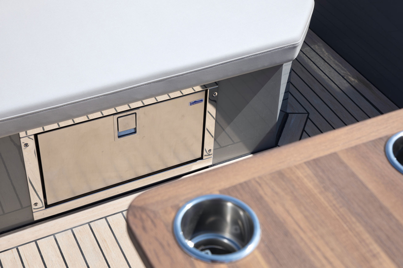 rand-boats-mana-23-electric-motorboat-designboom-22