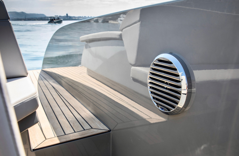 rand-boats-mana-23-electric-motorboat-designboom-28