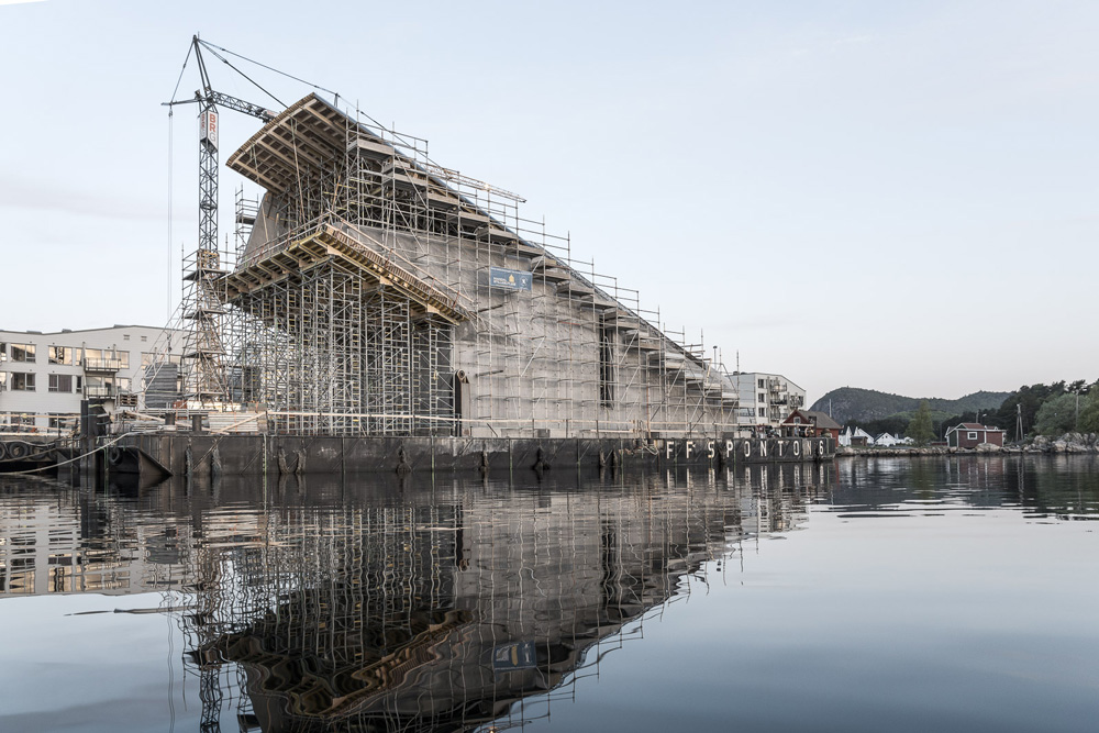 snohetta-underwater-restaurant-norway-under-designboom