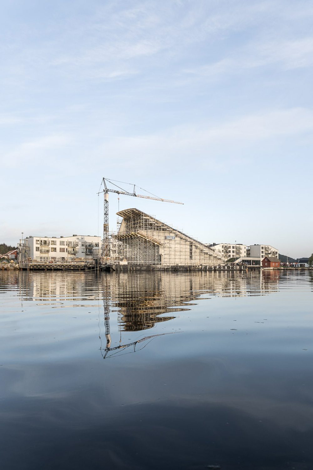 snohetta-underwater-restaurant-norway-under-designboom