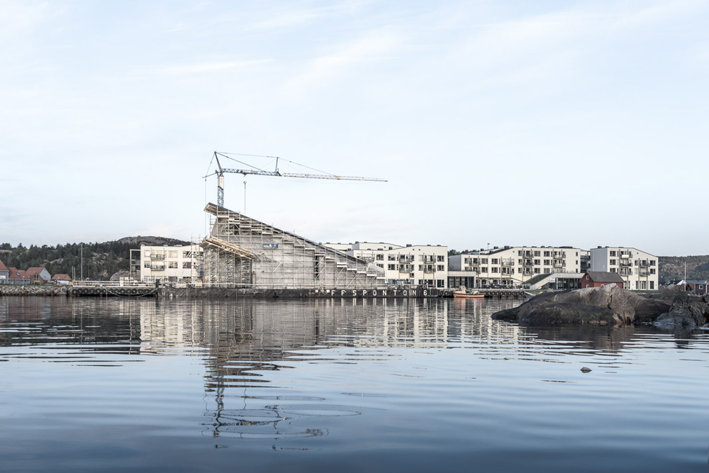 snohetta-underwater-restaurant-norway-under-designboom