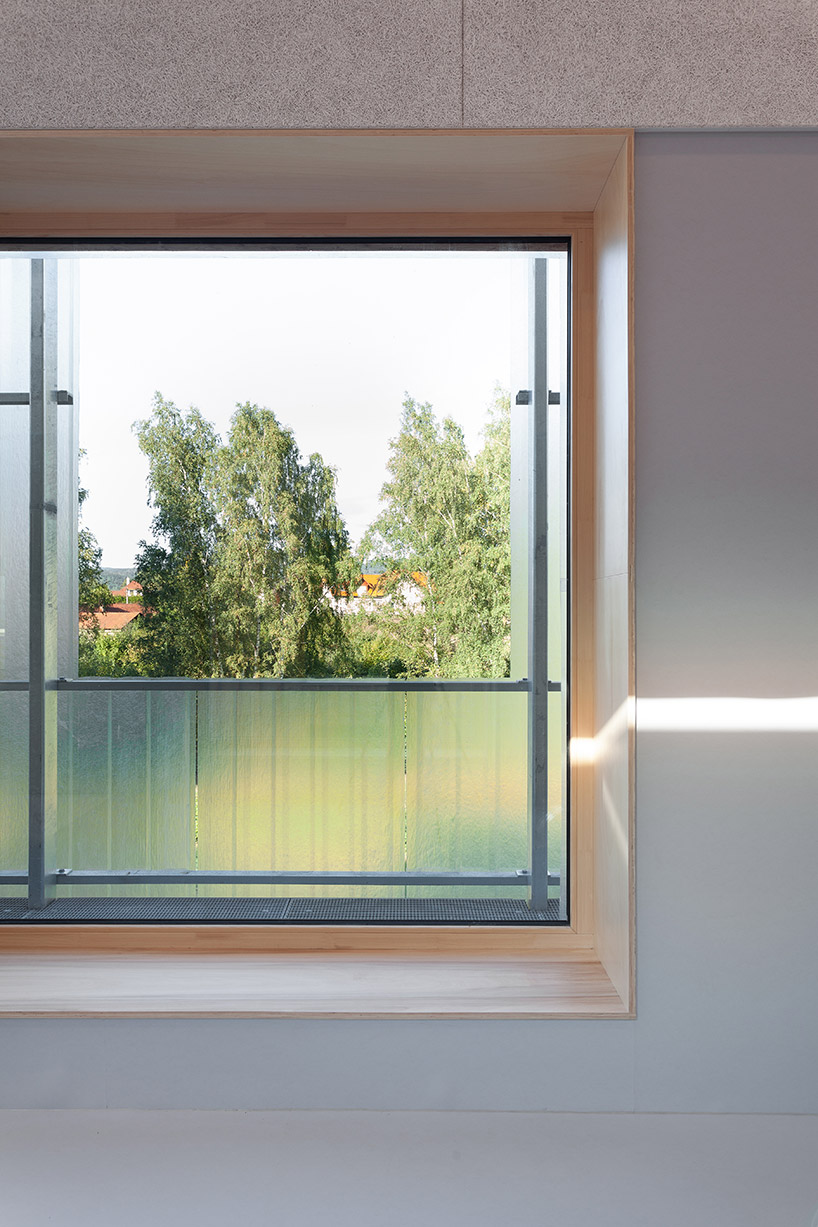 petr-stolin-transparent-kindergarten-glass-fiber-czech-republic-designboom-11