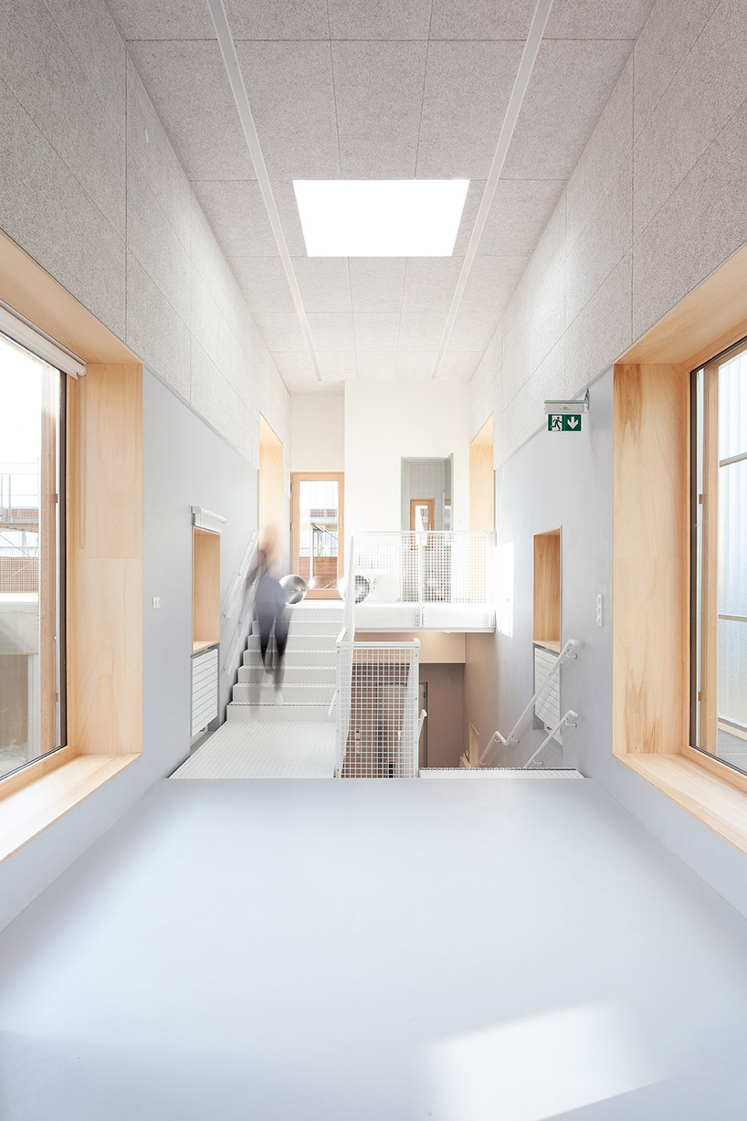 petr-stolin-transparent-kindergarten-glass-fiber-czech-republic-designboom-2