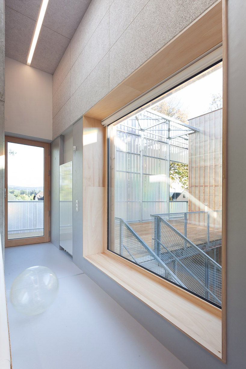 petr-stolin-transparent-kindergarten-glass-fiber-czech-republic-designboom-6