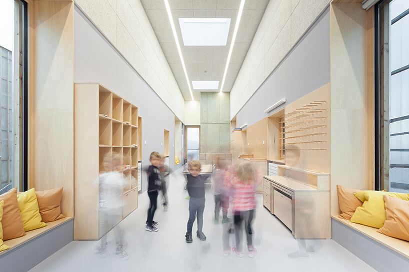 petr-stolin-transparent-kindergarten-glass-fiber-czech-republic-designboom-s2-7