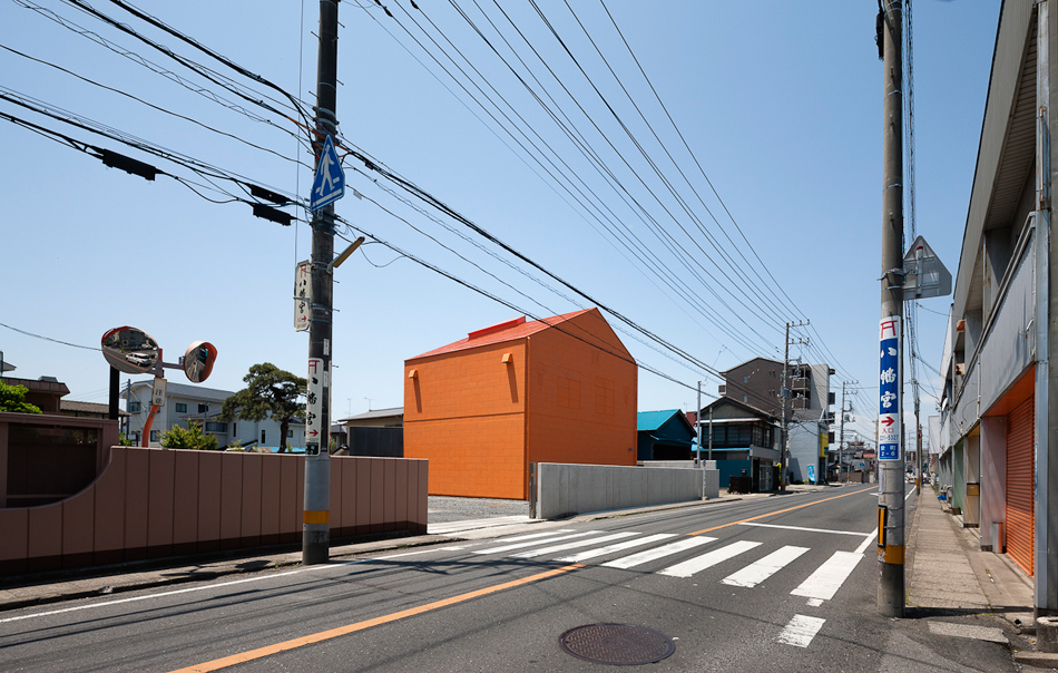 taku sakaushi OFDA associates orange pine gallery designboom