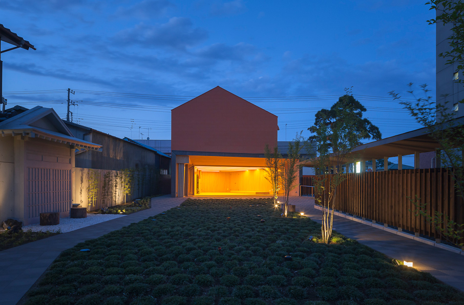 taku sakaushi OFDA associates orange pine gallery designboom