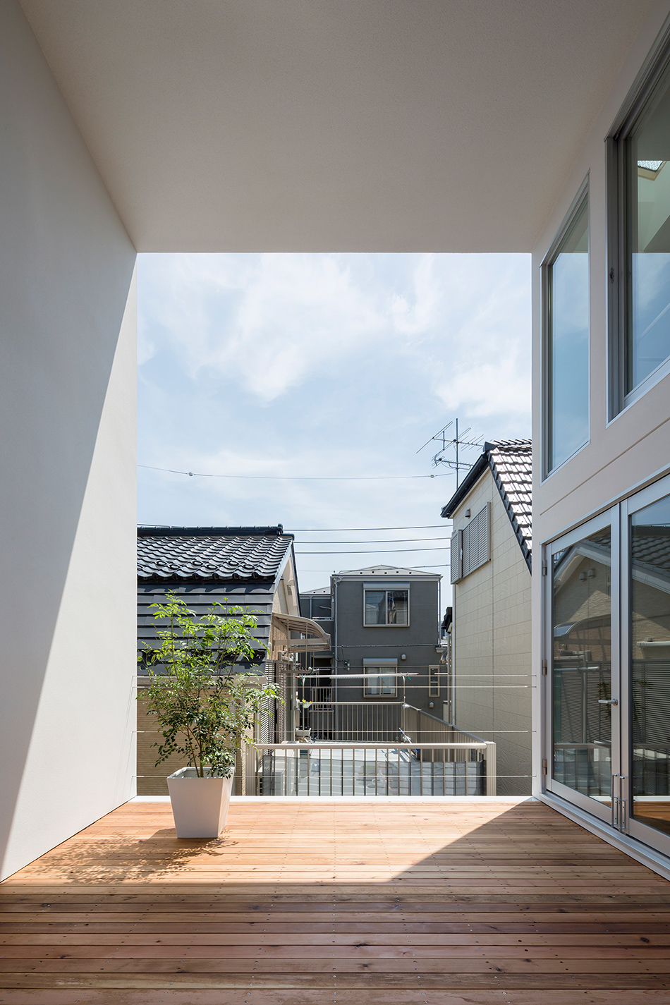 g17atakuro yamamoto architects little house with a big terrace tokyo japan designboom