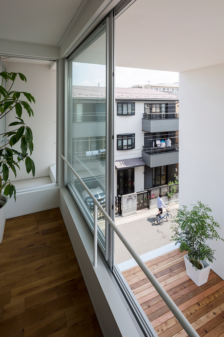 takuro yamamoto architects little house with a big terrace tokyo japan designboom