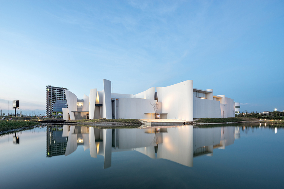 toyo ito museo internacional del barroco baroque art museum puebla mexico designboom