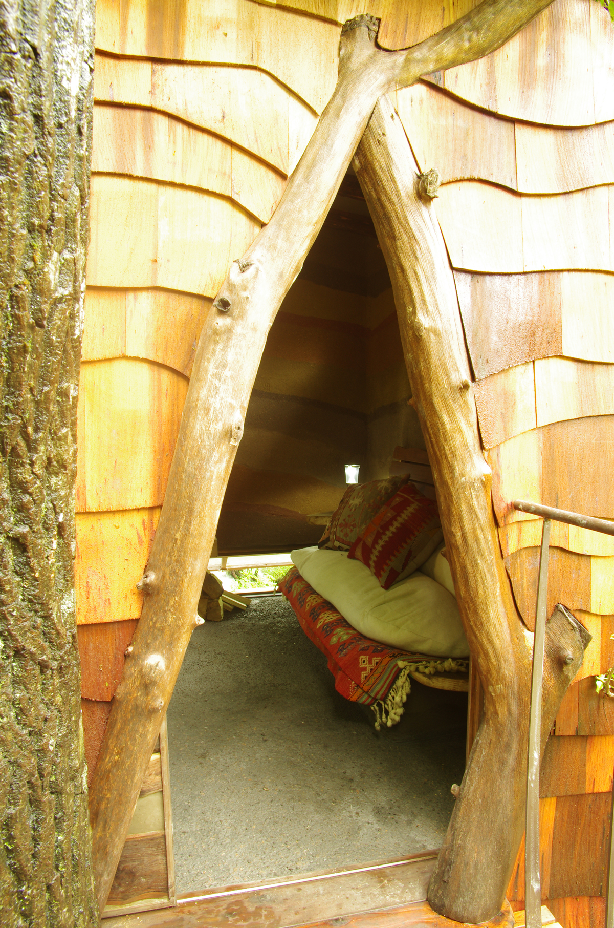 treehouses by takashi kobayashi, japan