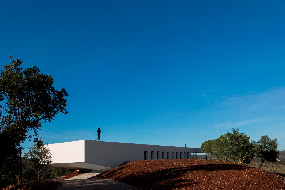 vitor vilhena casa messines house algarve portugal designboom