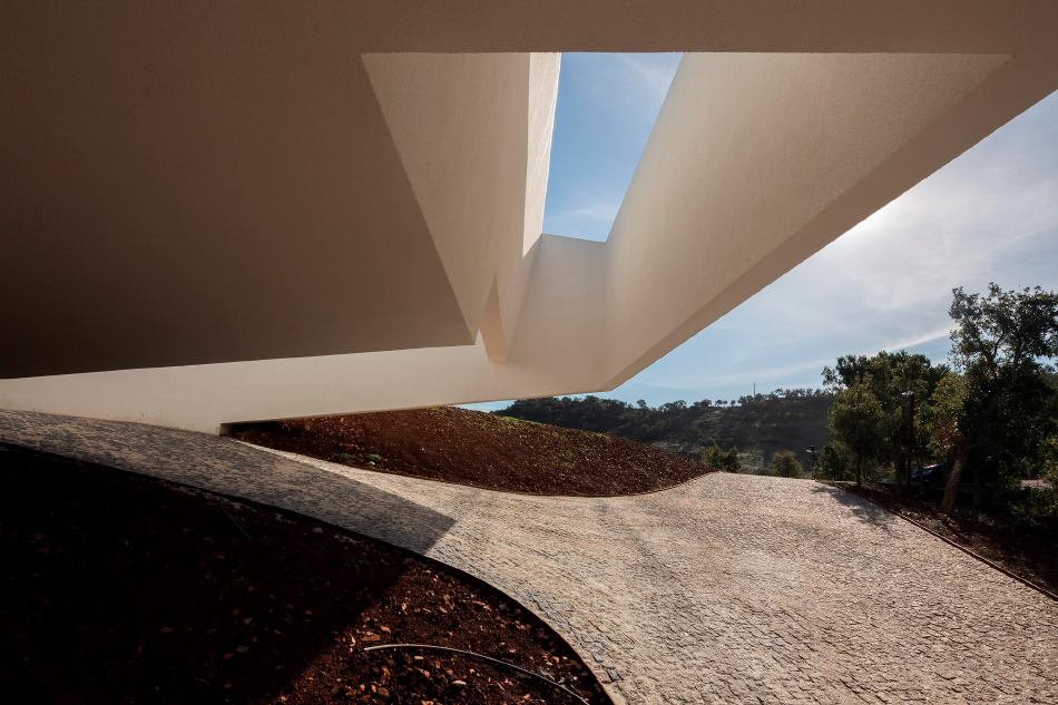vitor vilhena casa messines house algarve portugal designboom