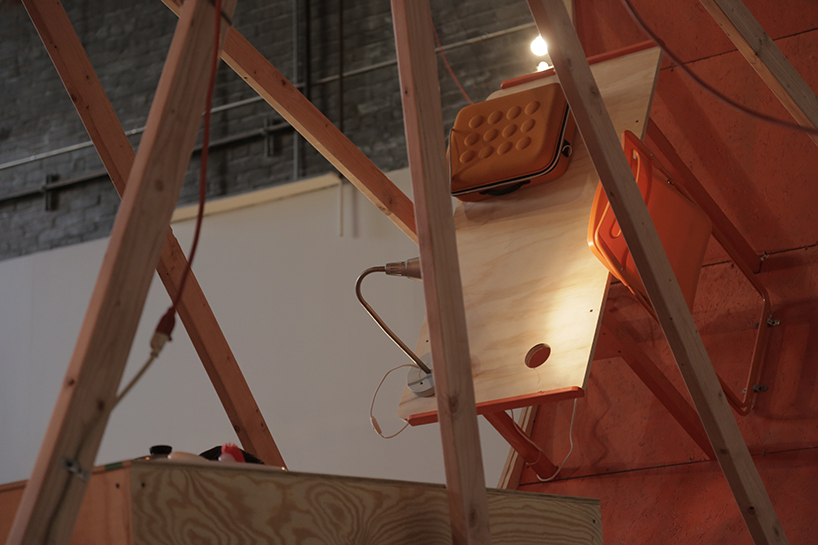 ward-shelley-alex-schweder-human-hamster-wheel-in-orbit-designboom-06
