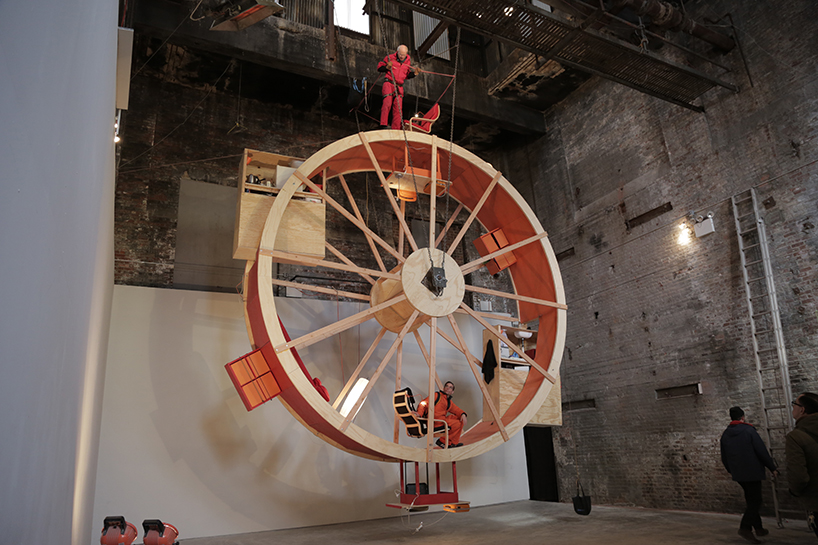ward-shelley-alex-schweder-human-hamster-wheel-in-orbit-designboom-11