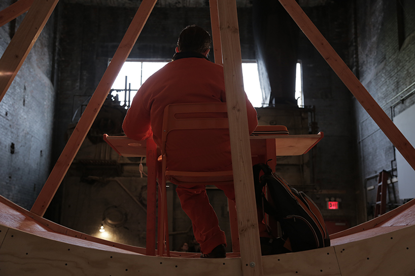 ward-shelley-alex-schweder-human-hamster-wheel-in-orbit-designboom-13