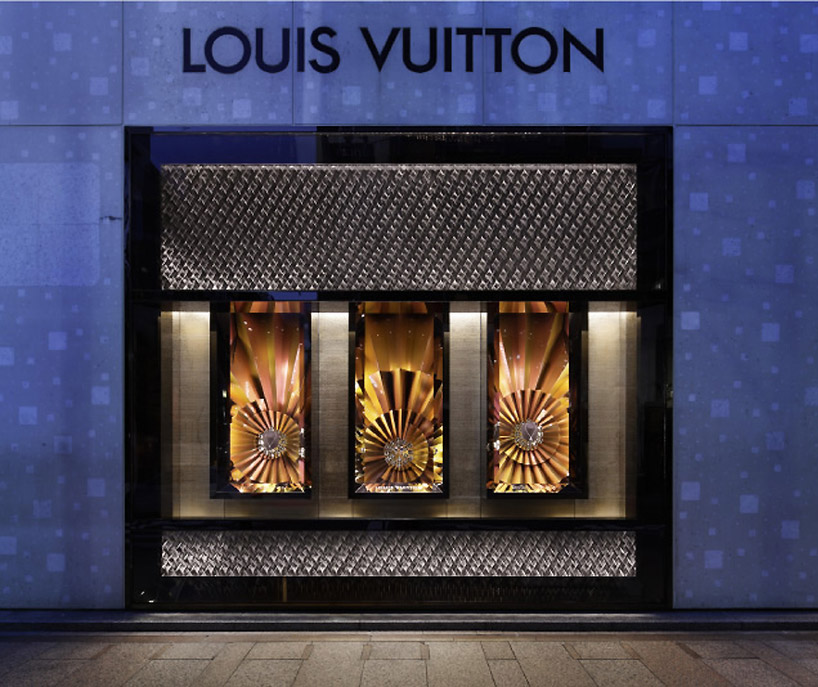 Well this is cool: Louis Vuitton unveils exclusive digital windows for  S/S'19 - Buro 24/7