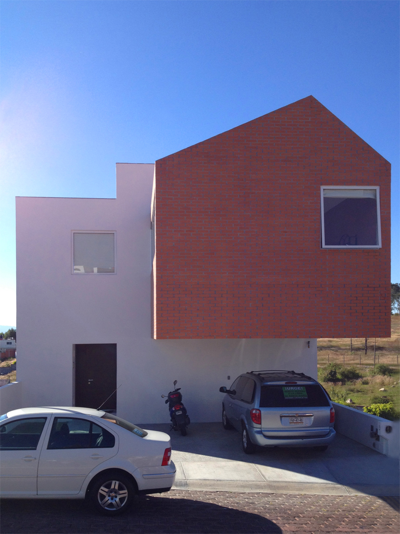 SPRB arquitectos UR house