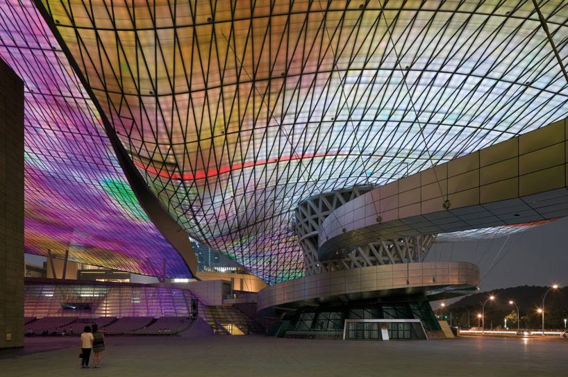 coop himmelb(l)au: busan cinema center - 4
