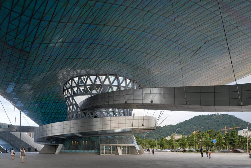coop himmelb(l)au: busan cinema center - 6