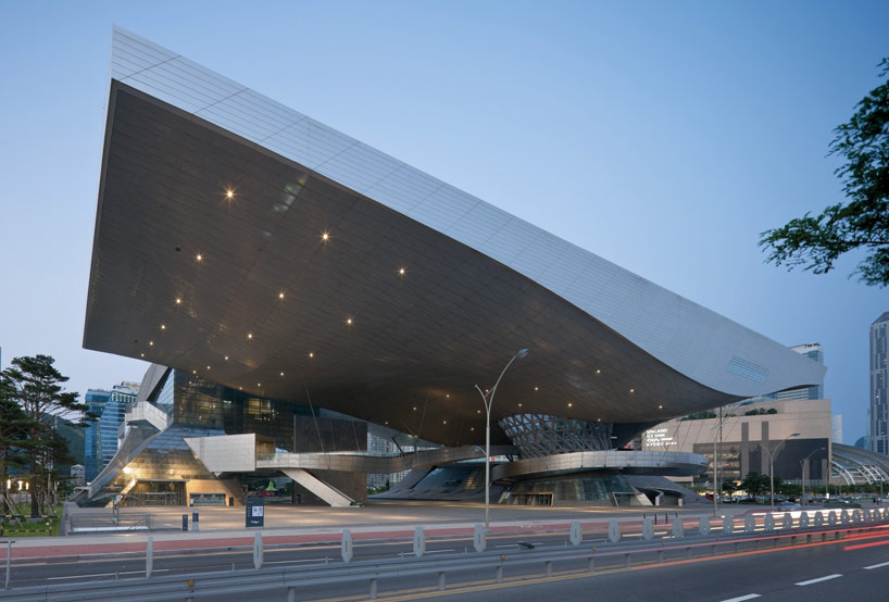 coop himmelb(l)au: busan cinema center - 11